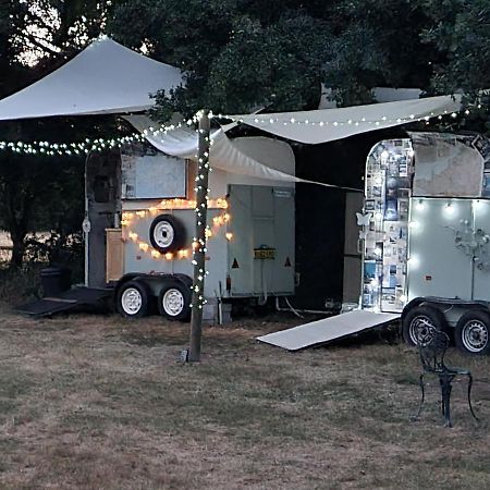 Glamping In Style, Prospector Tent Crawley  Luaran gambar